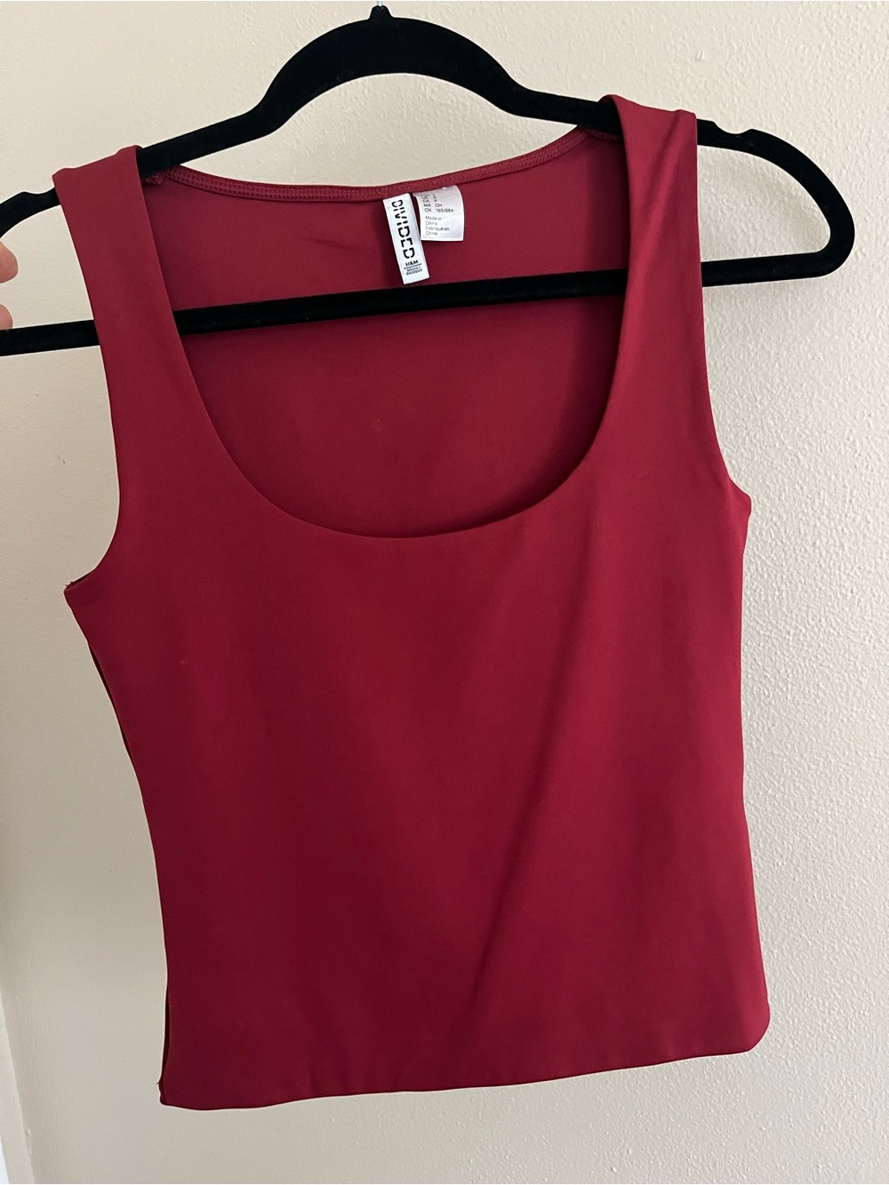 H&M Women's Red Scoop Neck Tank Top